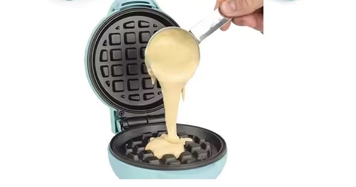 Mini Waffles Maker, Small Waffle Irons Non-stick, Breakfast Belgian Waffles, Mini Waffle Iron Make Waffle in Minutes, Portable Pancake Maker Machine for Kid, Easy to Clean, 5inch, blue, view 4